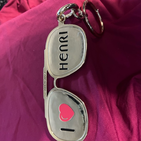 HENRI BENDEL NYC - keychain bag fob - Now You See Me Glasses NEW - gold & enamel - Picture 3 of 5